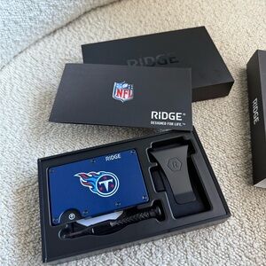 Ridge Blue Key & Card Holder